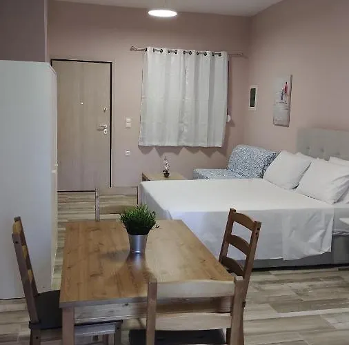 Deluxe Studio Tolo